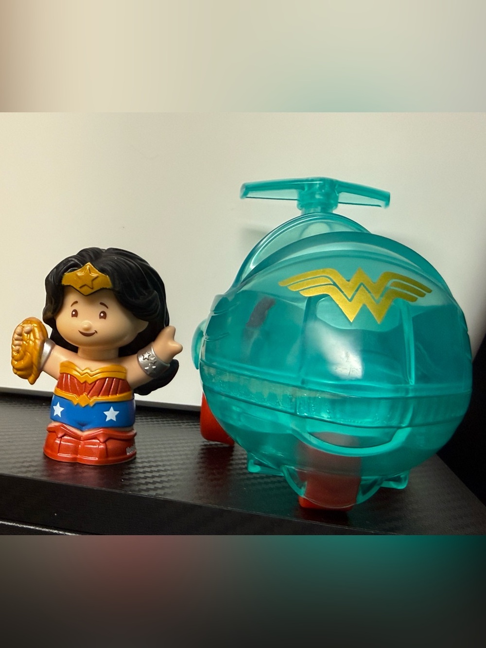 Mattel Little People Wonder Woman Invisible Jet Toy Set Blue & Red